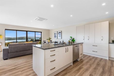 Photo of property in 9 Glenorchy Way, Aotea, Porirua, 5024