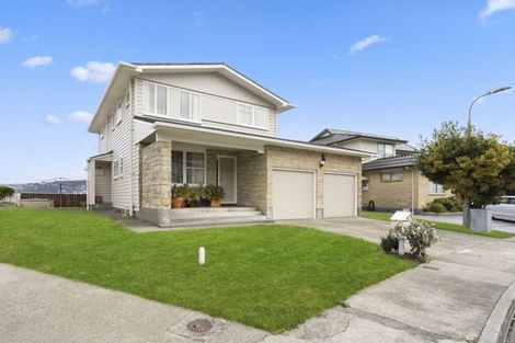 Photo of property in 24 Westview Grove, Miramar, Wellington, 6022