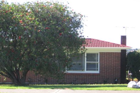 Photo of property in 1/617 Beach Road, Rothesay Bay, Auckland, 0630