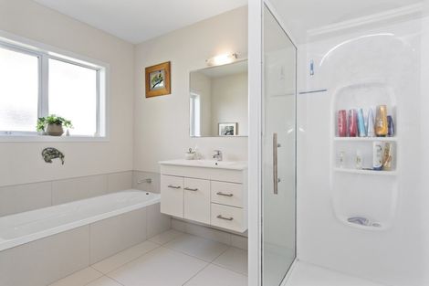 Photo of property in 142 Rowesdale Drive, Ohauiti, Tauranga, 3112