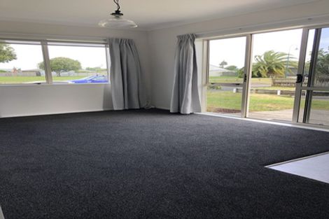 Photo of property in 39 Waiwherowhero Drive, St Andrews, Hamilton, 3200