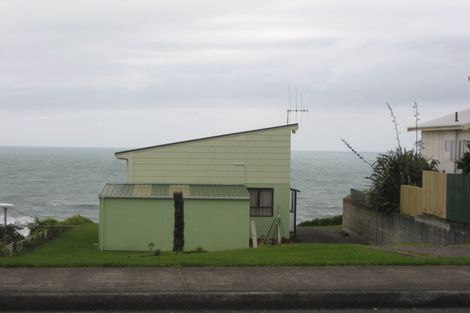 Photo of property in 41 Jans Terrace, Oakura, 4314