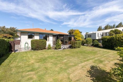 Photo of property in 3 Prudhoe Lane, Northcote, Christchurch, 8052