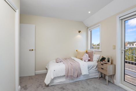 Photo of property in 32 Wai-iti Terrace, Burnside, Christchurch, 8052