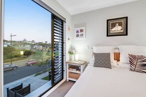 Photo of property in 11 Cambie Avenue, Red Beach, 0932