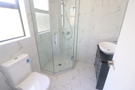 Photo of property in 6c St Catherine Crescent, West Harbour, Auckland, 0618