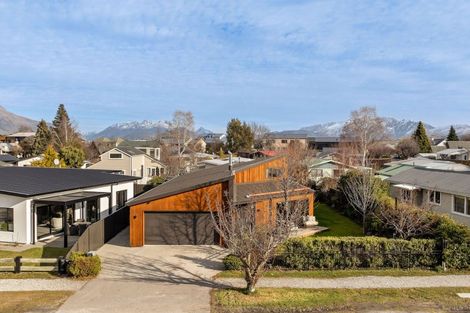 Photo of property in 20 Adamson Drive, Arrowtown, 9302