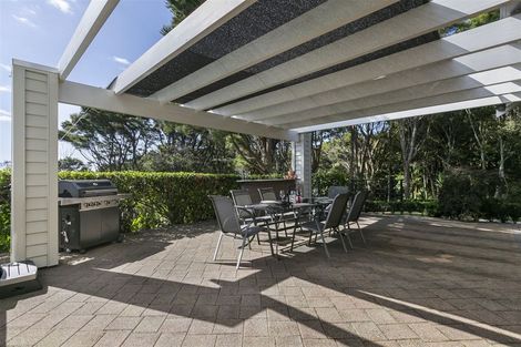 Photo of property in 251 Kaipara Road, Papakura, 2582