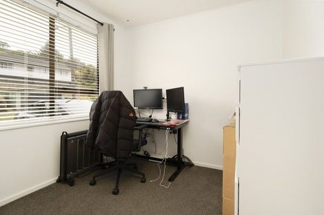 Photo of property in 17 Trinidad Crescent, Grenada Village, Wellington, 6037