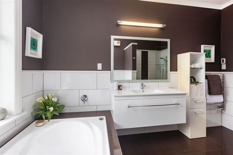 Photo of property in 30 Blighs Road, Strowan, Christchurch, 8052