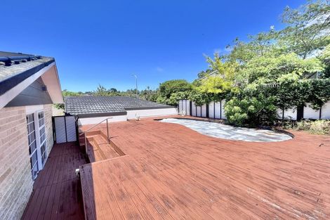 Photo of property in 2 King Richard Place, Browns Bay, Auckland, 0630