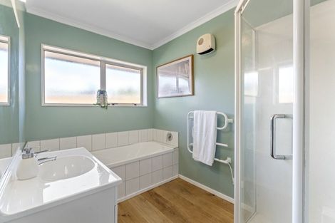 Photo of property in 15 Fytfield Place, Paraparaumu, 5032