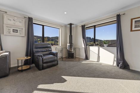 Photo of property in 18 Goddard Way, Sawyers Bay, Port Chalmers, 9023