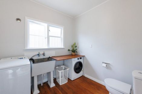 Photo of property in 68 Pahiatua Street, Hokowhitu, Palmerston North, 4410