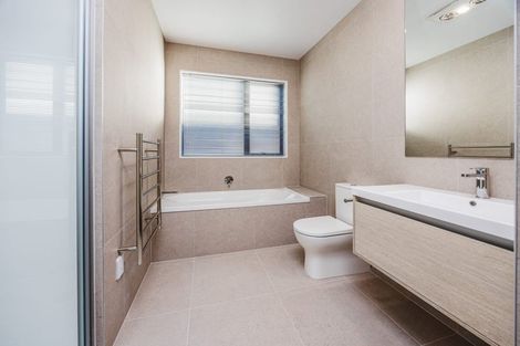 Photo of property in 126 Pepene Avenue, Takanini, 2112