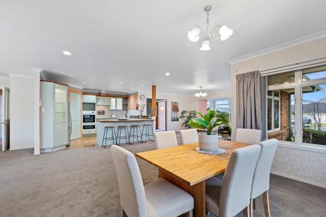 Photo of property in 4 Hunt Grove, Leamington, Cambridge, 3432