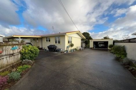 Photo of property in 230 Mangorei Road, Merrilands, New Plymouth, 4312