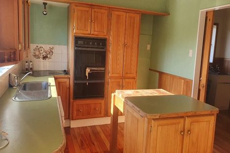 Photo of property in 11 Beach Road, Omata, New Plymouth, 4374