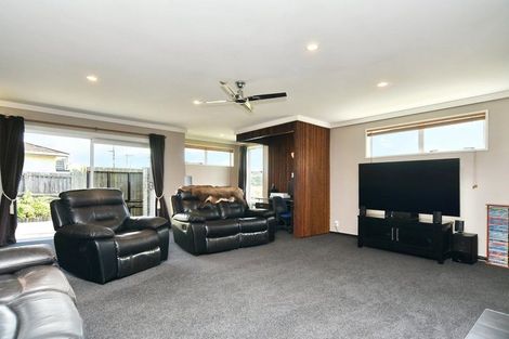 Photo of property in 113 Johns Road, Northwood, Christchurch, 8051