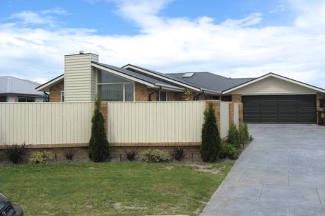 Photo of property in 11 Oratia Grove, Northwood, Christchurch, 8051