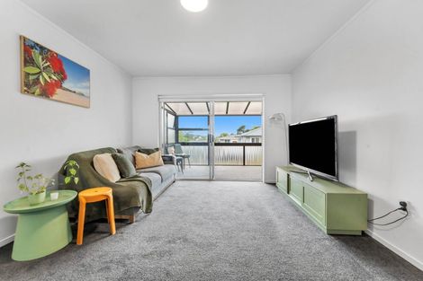 Photo of property in 2/86 Archers Road, Glenfield, Auckland, 0629