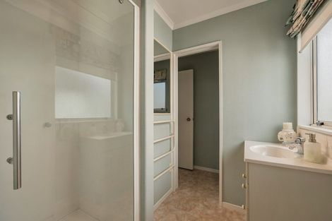 Photo of property in 4 Pipi Street, Two Mile Bay, Taupo, 3330