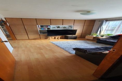 Photo of property in 6 Karamu Street, Te Atatu Peninsula, Auckland, 0610