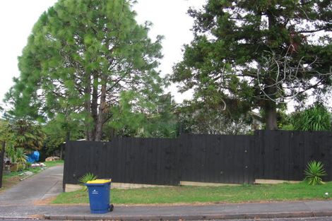 Photo of property in 1 Surat Place, Glen Eden, Auckland, 0602