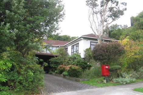 Photo of property in 75 Taylor Terrace, Tawa, Wellington, 5028