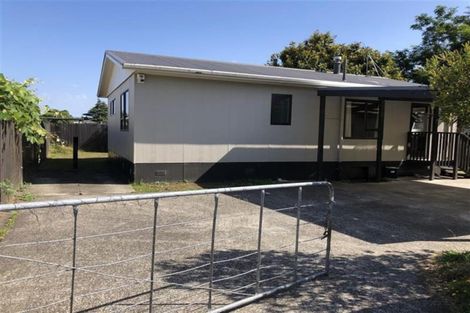 Photo of property in 45a Sutton Crescent, Papakura, 2110