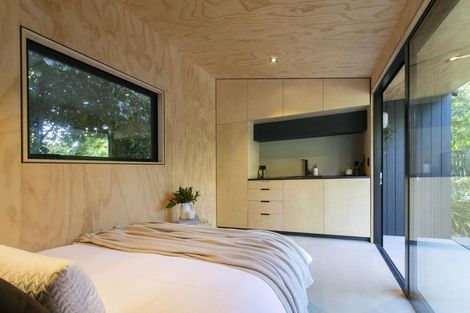 Photo of property in 3 George Avenue, Herald Island, Auckland, 0618