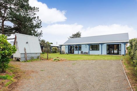 Photo of property in 63 Himatangi Street, Himatangi Beach, Foxton, 4891