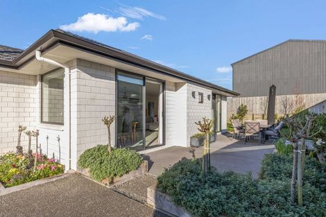 Photo of property in 12 Rehua Place, Waiwhakaiho, New Plymouth, 4312