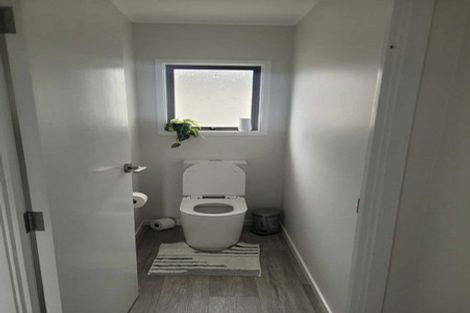 Photo of property in 5 Forsythe Place, Massey, Auckland, 0614