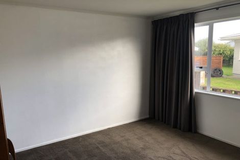 Photo of property in 12 Riversdale Drive, Merrilands, New Plymouth, 4312