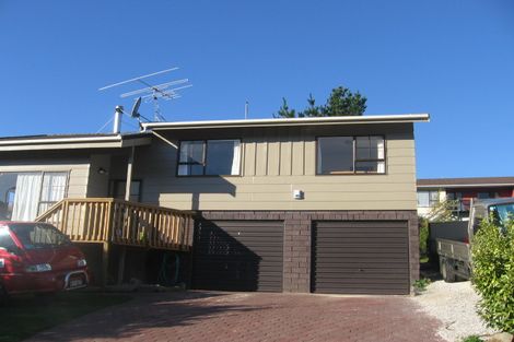 Photo of property in 45 Albatross Close, Whitby, Porirua, 5024