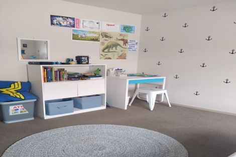 Photo of property in 30 Te Puia Drive, Aotea, Porirua, 5024