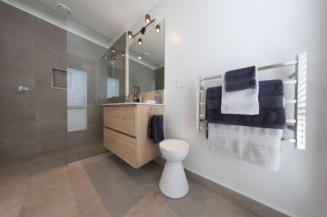 Photo of property in 14 Beveridge Road, One Tree Point, 0118