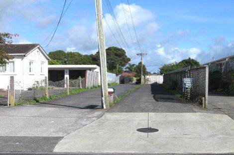 Photo of property in 732c Te Atatu Road, Te Atatu Peninsula, Auckland, 0610
