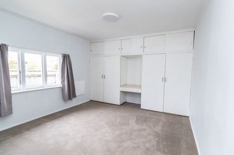 Photo of property in 88 Queenwood Road, Levin, 5510