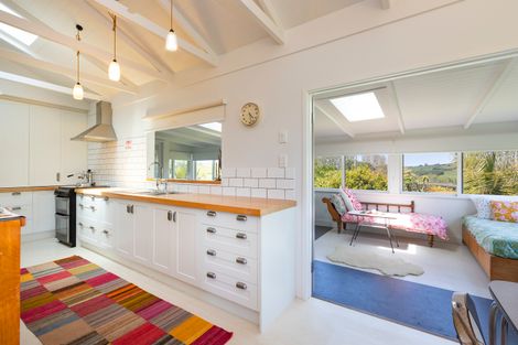 Photo of property in 11 Pah Hill Road, Wharehine, Wellsford, 0973