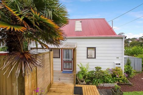 Photo of property in 96 Sunnyside Road, Sunnyvale, Auckland, 0612