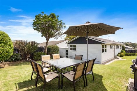 Photo of property in 2/34a Sunnynook Road, Sunnynook, Auckland, 0620