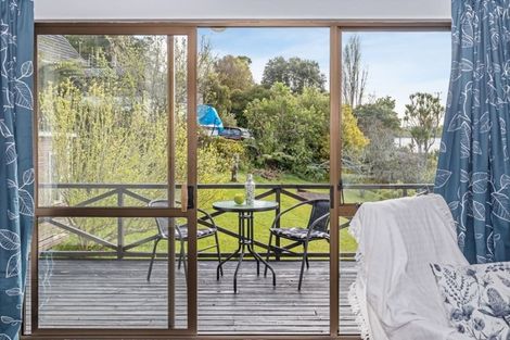 Photo of property in 6 Beverley Road, Stanmore Bay, Whangaparaoa, 0932