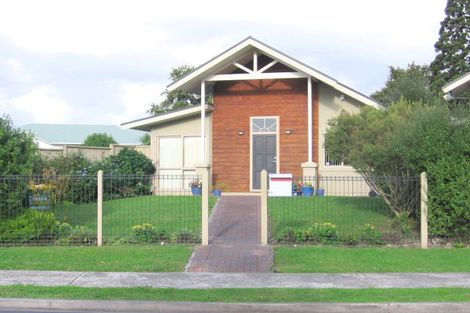 Photo of property in 5 Woodbank Drive, Glen Eden, Auckland, 0602
