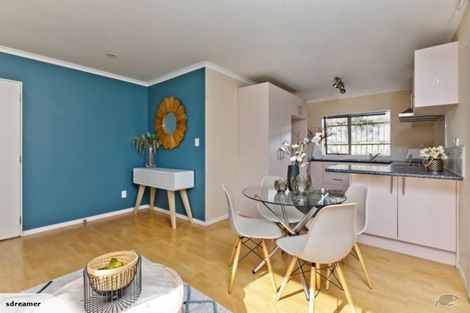 Photo of property in 22 Lynden Avenue, Hillcrest, Auckland, 0627