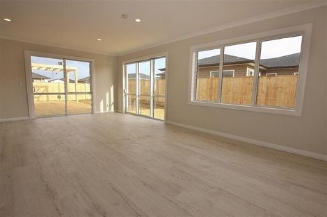 Photo of property in 4 Paso Fino Crescent, Karaka, Papakura, 2113