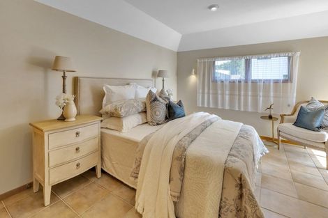 Photo of property in 2/21 Sunderlands Road, Half Moon Bay, Auckland, 2012