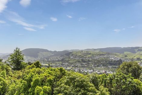 Photo of property in 19 Westhaven Drive, Tawa, Wellington, 5028