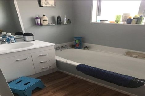 Photo of property in 17 Tarras Grove, Kelson, Lower Hutt, 5010